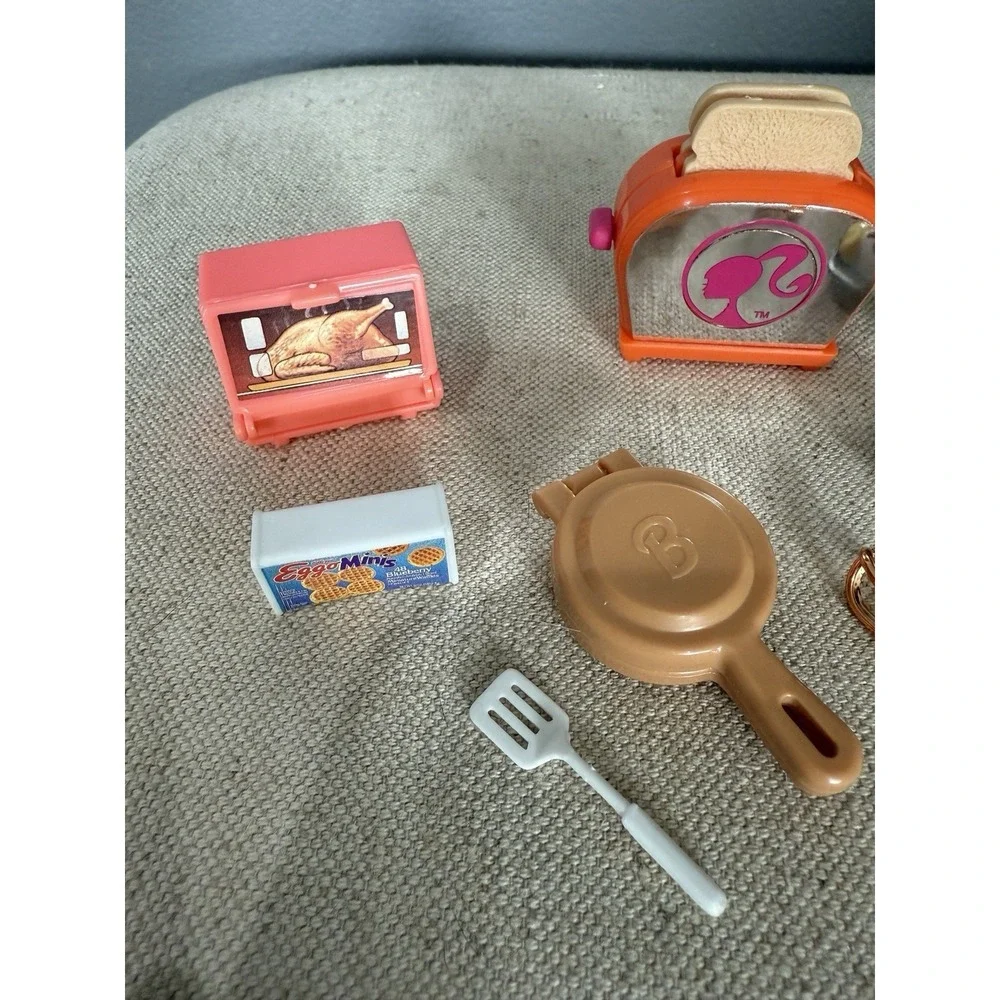 Vintage 90's-2000 Barbie and other Fashion Doll‎ Food Lot And Accessories